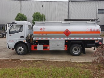 東風八噸油罐車 多噸位選擇，分期無憂，包上戶一站式服務
